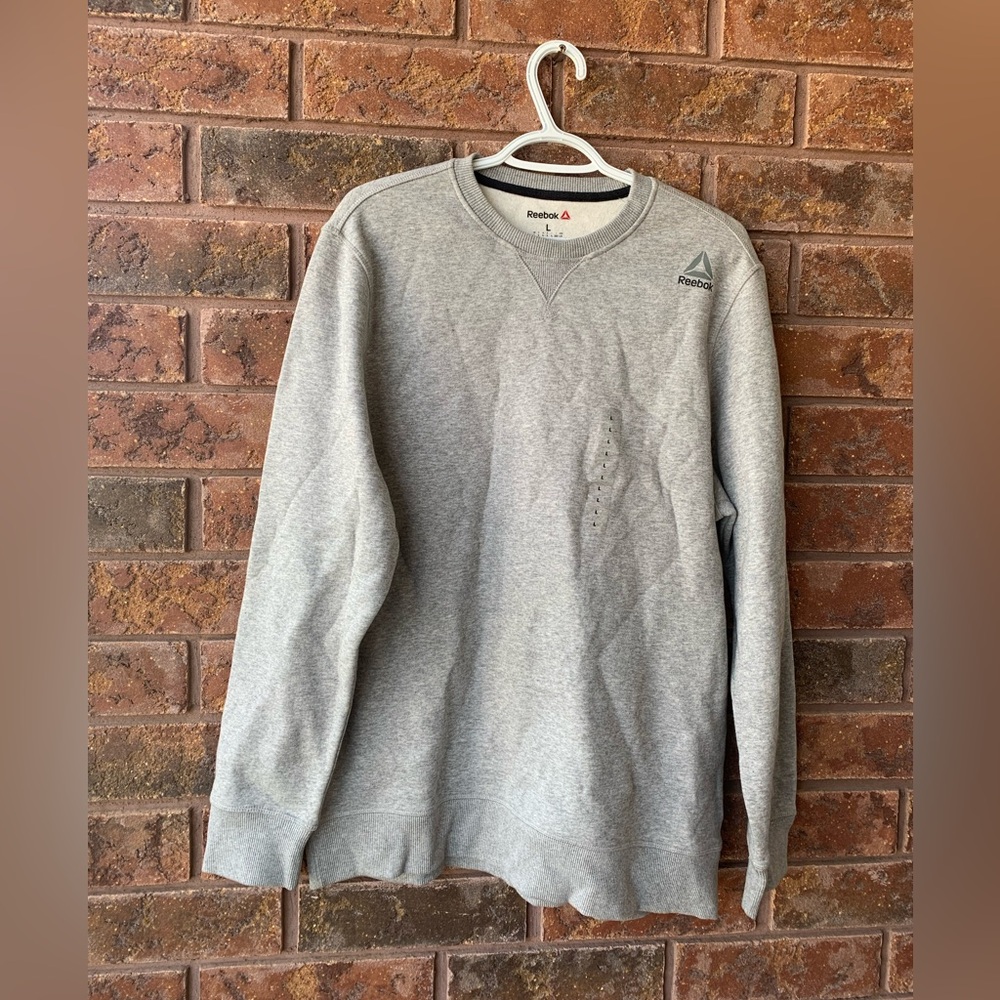 NEW REEBOK SWEATER LARGE